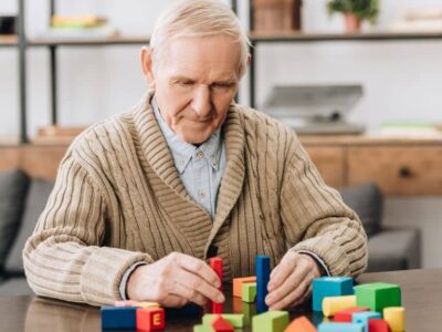 Fidget Toys for Dementia: Discover Their Surprising Benefits