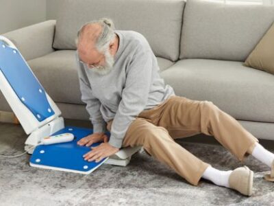 How to Lift an Elderly Person off the Floor？